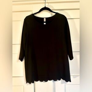 Vanilla Bay O/S Women's Scalloped Hem Top